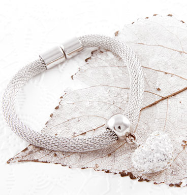 Magneet armband Snake and strass heart