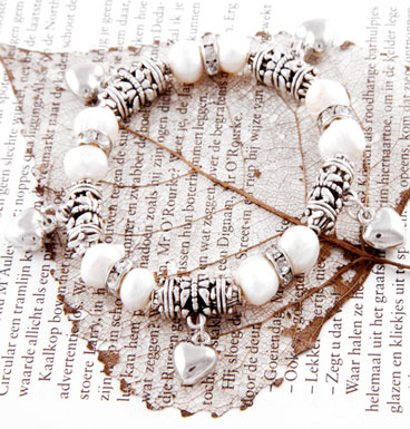 Armband Sweet water pearl and heart charms