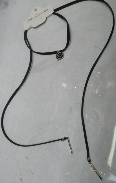 Choker long with Flower detail