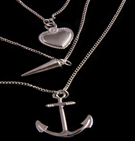 Necklace heart, pendulum and anchor